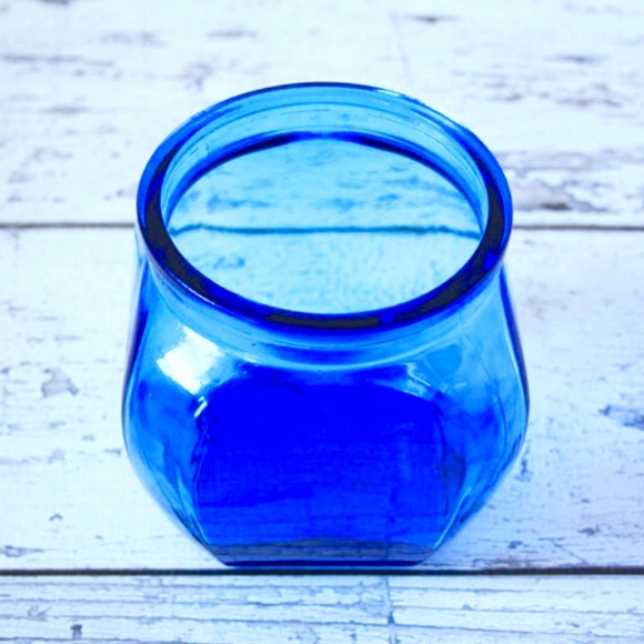 Vintage Colonial Blue Canister with lid - Picture 2 of 3